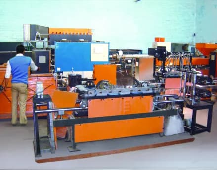 Assembly of a corrugator line in the Volcano workshop